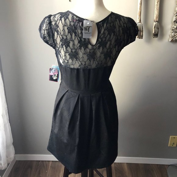 Hot Topic Black Lace Bubble Dress Large NWT Goth - Picture 2 of 5